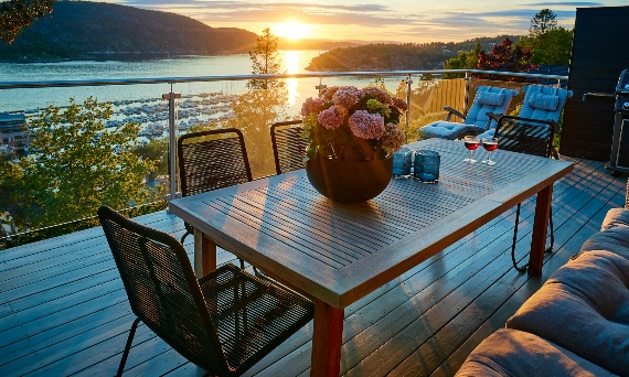 Ile kosztuje deska tarasowa? Przegląd cen 2026